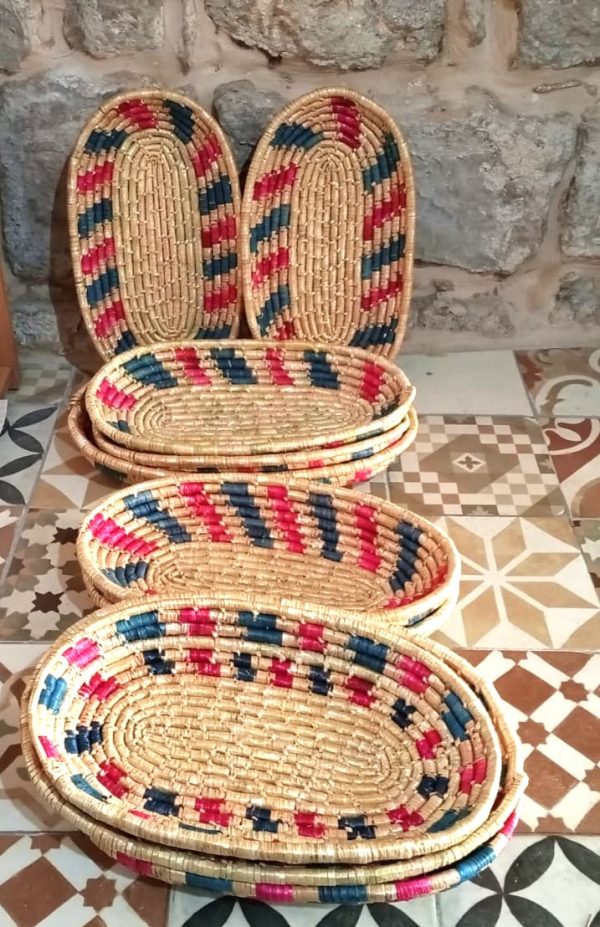 3-oval-straw-plate.jpg