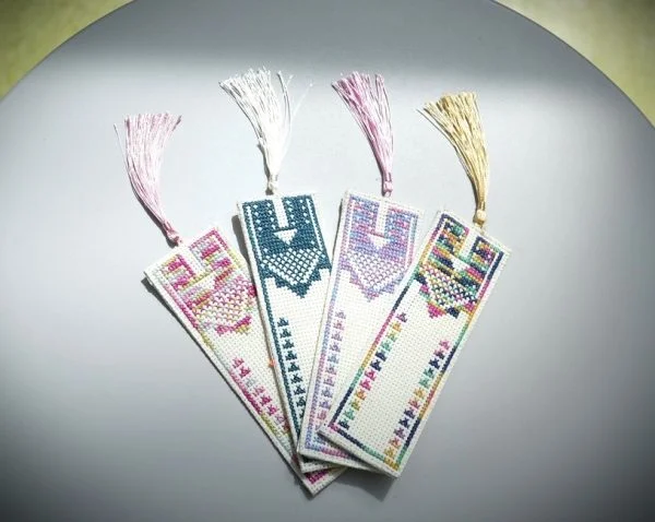 Palestinian-dress-bookmark.jpeg Palestinian-dress-bookmark.jpeg