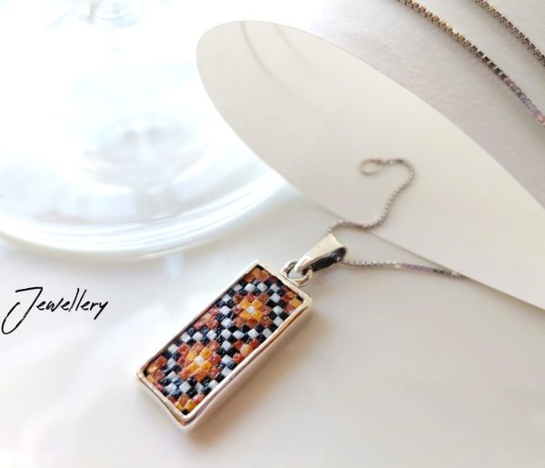 Rainbow-pendant-rectangle-3.jpg Rainbow-pendant-rectangle-3.jpg