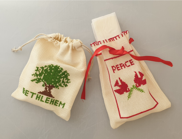 azz211-olive-oil-soap-with-embroidery-bag-16x12cm-13.png
