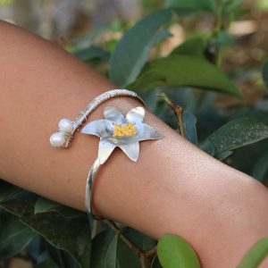 Narcissus Flower Bracelet