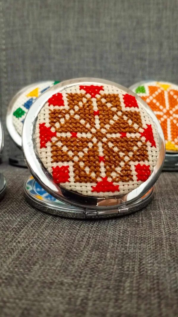 embroidery-mirror-4.jpg