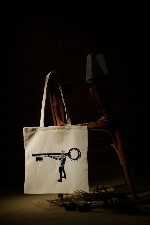 key-tote-bag.jpg key-tote-bag.jpg