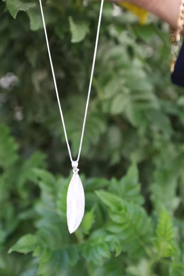Single Olive Leaf Pendant