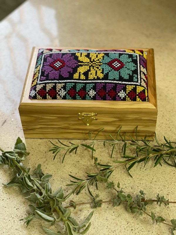olive-wood-box-1.jpg