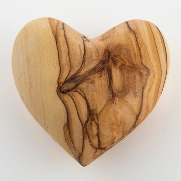 olive-wood-heart-1.jpg