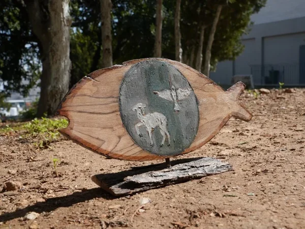 painting-on-olive-wood.jpeg painting-on-olive-wood.jpeg