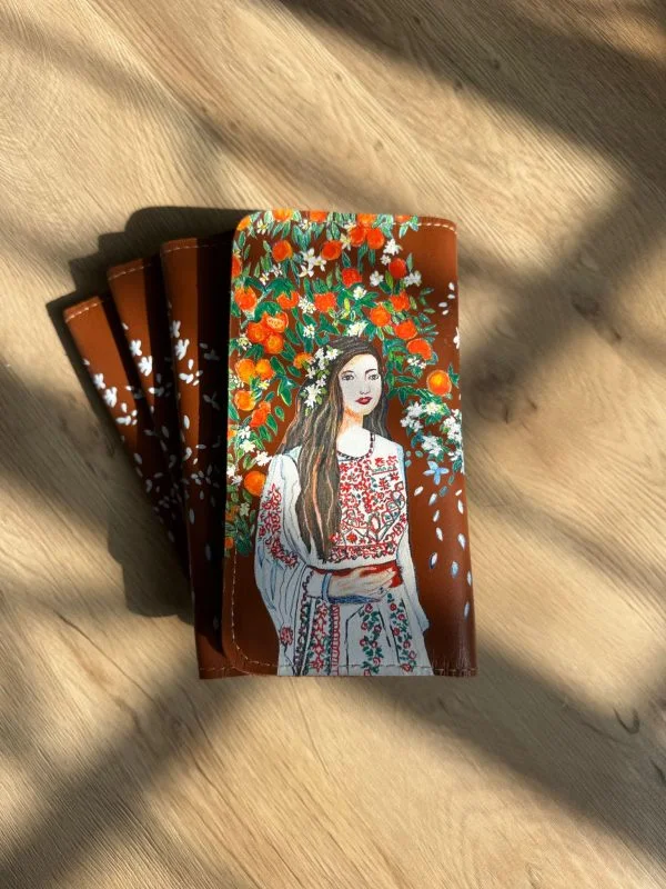 woman-wallet.jpg woman-wallet.jpg