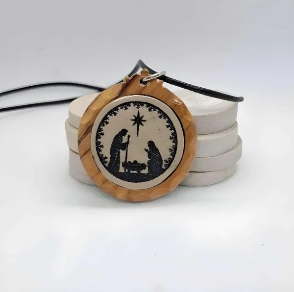 stone and olive wood pendant (1)