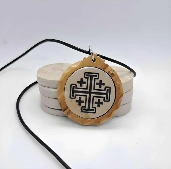 stone and olive wood pendant (21)