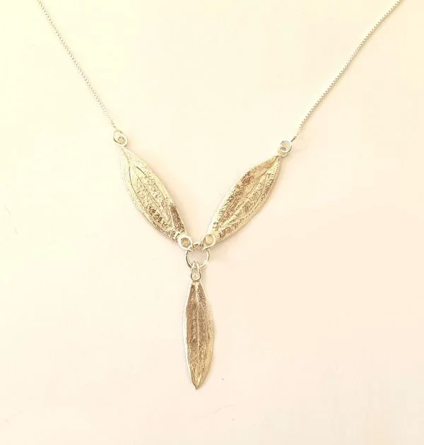 Trio Leaves Necklace (2)